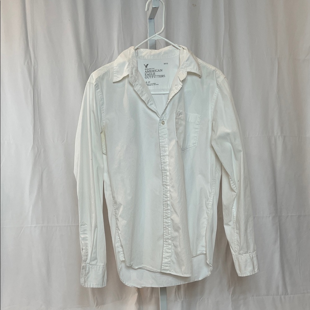 American Eagle Outfitters Men's Classic White Button Down Shirt